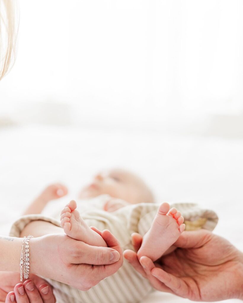 Detail photo of newborn baby toes