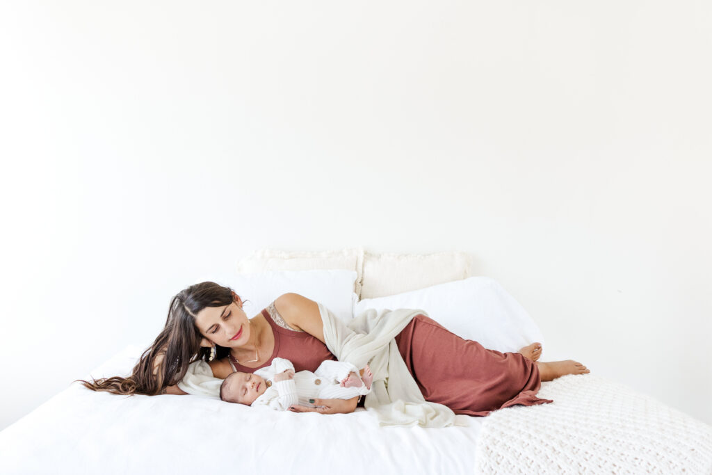 Maternity & newborn photography session in Bend, Oregon.